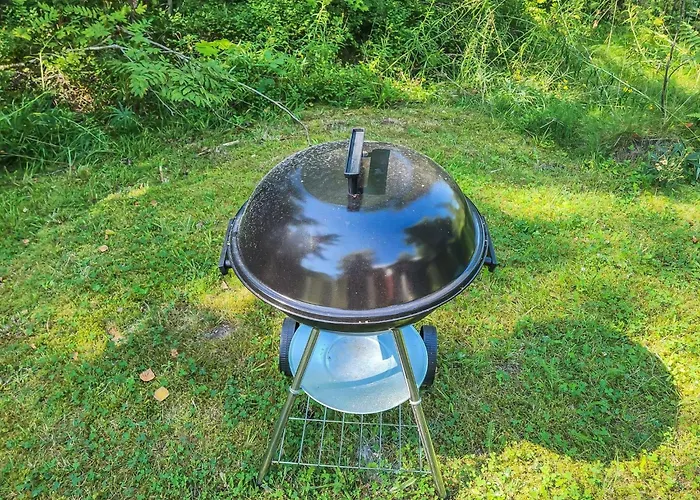 Den Lilla Roeda Stugan By Interhome Kirjala